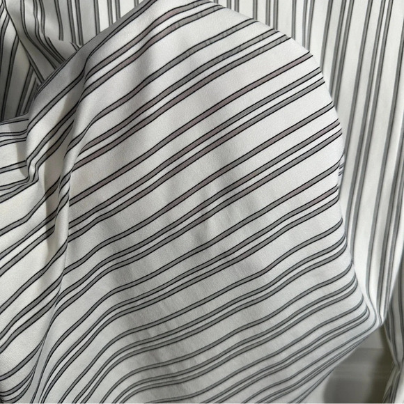 Talbots Petites blouse, large. White with gray/black stripe, wide collar, spring - Picture 12 of 12